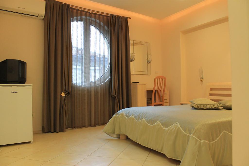Stela Guest House تساريفو الغرفة الصورة