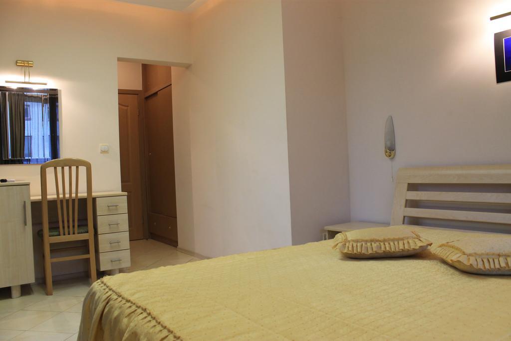 Stela Guest House تساريفو الغرفة الصورة